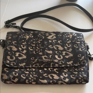 Baggallini Black Crossbody with Gold Leopard Print
